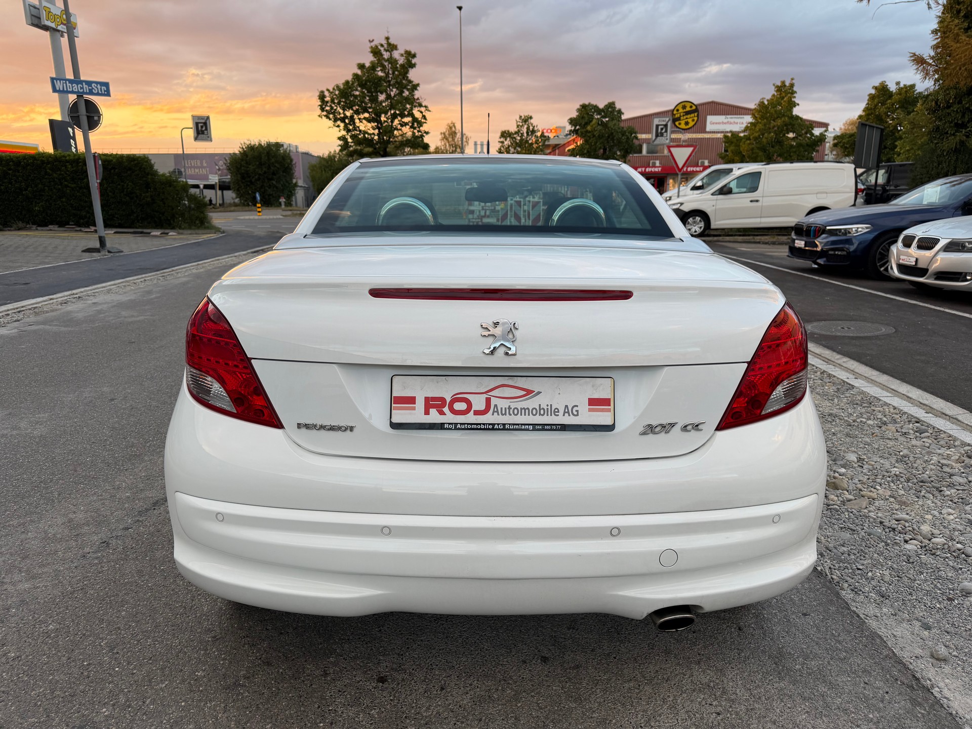 PEUGEOT 207 CC 1.6 16V Turbo Swiss Edition-image-5