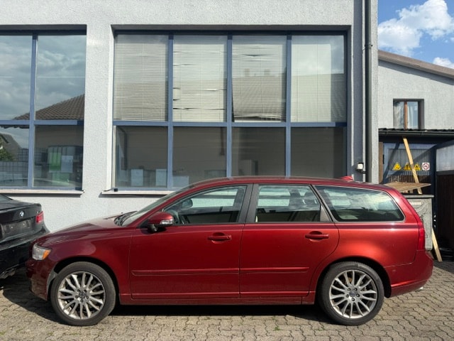 VOLVO V50 D3 Summum Geartronic-image-1