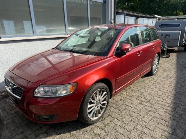 VOLVO V50 D3 Summum Geartronic-image-0