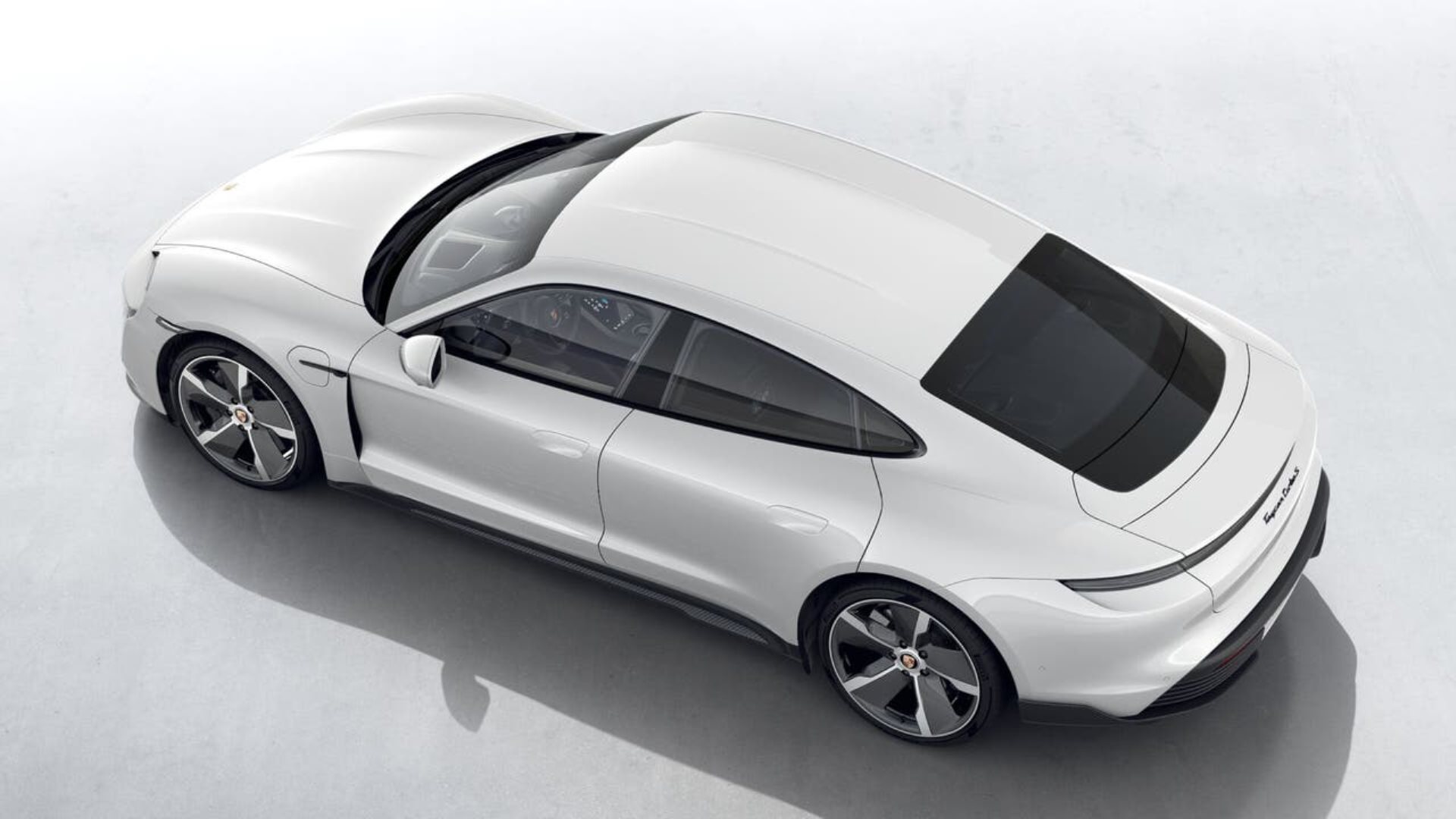 PORSCHE Taycan Turbo S-showroom-element-3