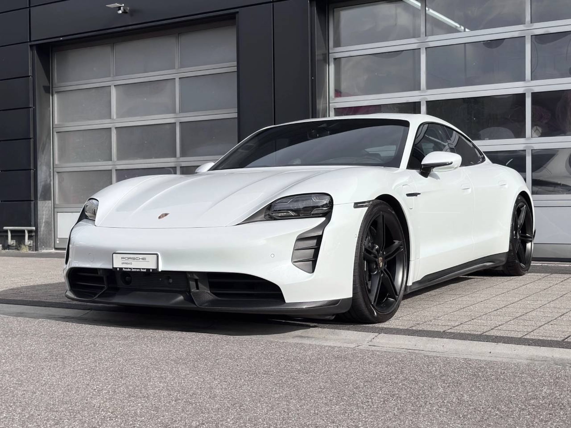 PORSCHE Taycan Turbo S-image-8