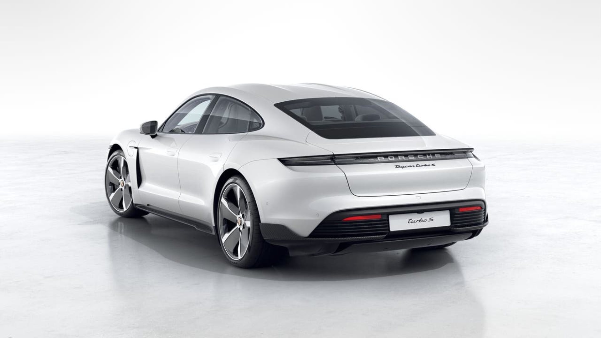 PORSCHE Taycan Turbo S-showroom-element-2