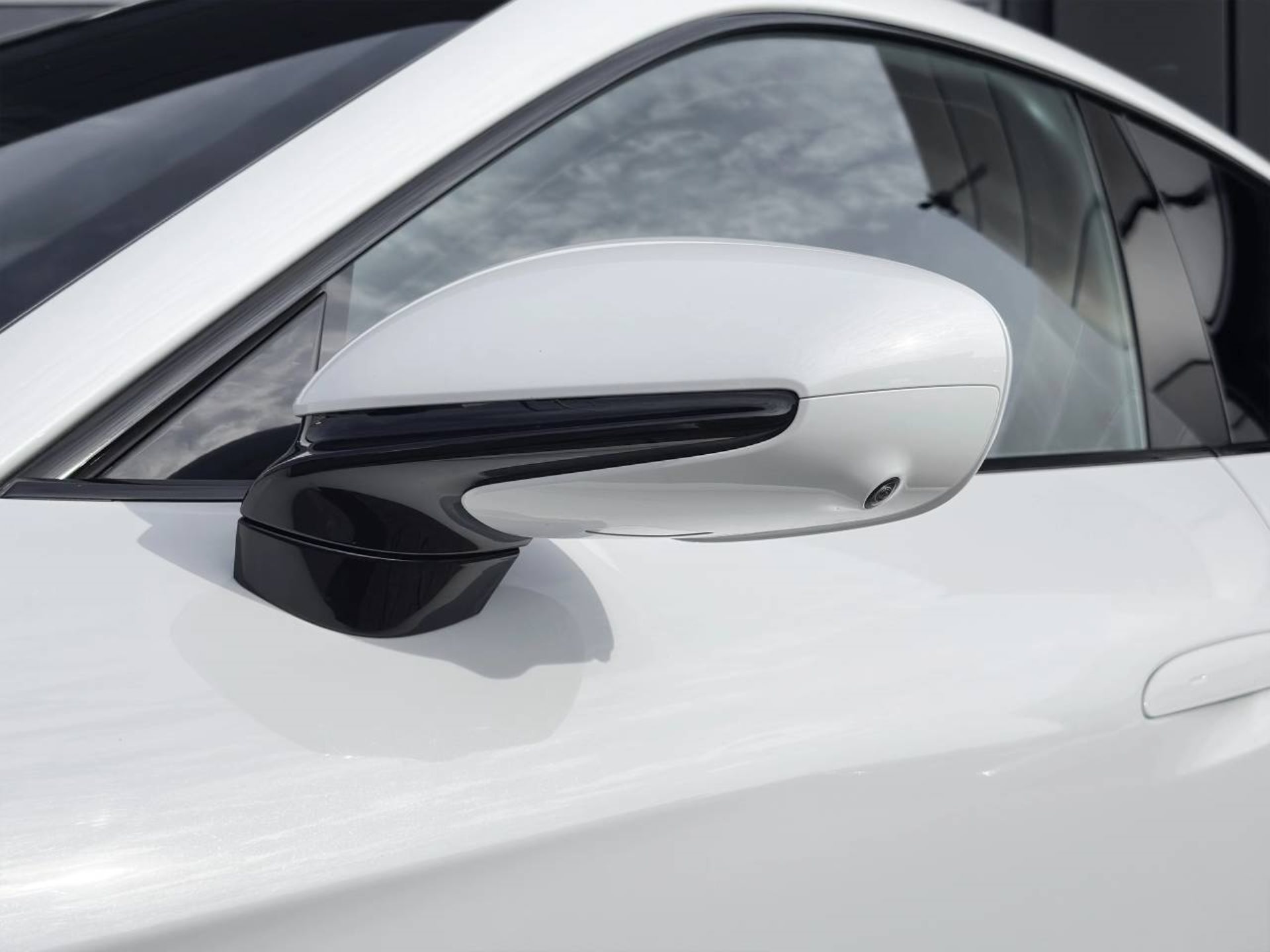 PORSCHE Taycan Turbo S-image-11