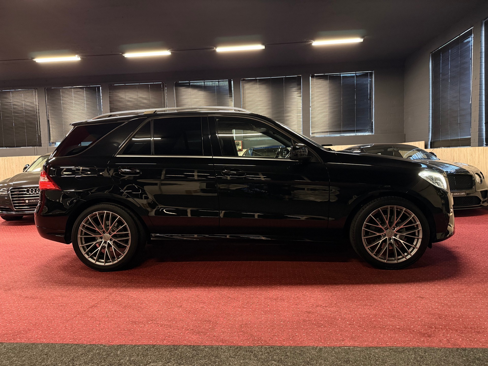 MERCEDES-BENZ ML 350 BlueTEC 4Matic / ** Frisch ab MFK & Service / AHK 3.500 KG **-image-4