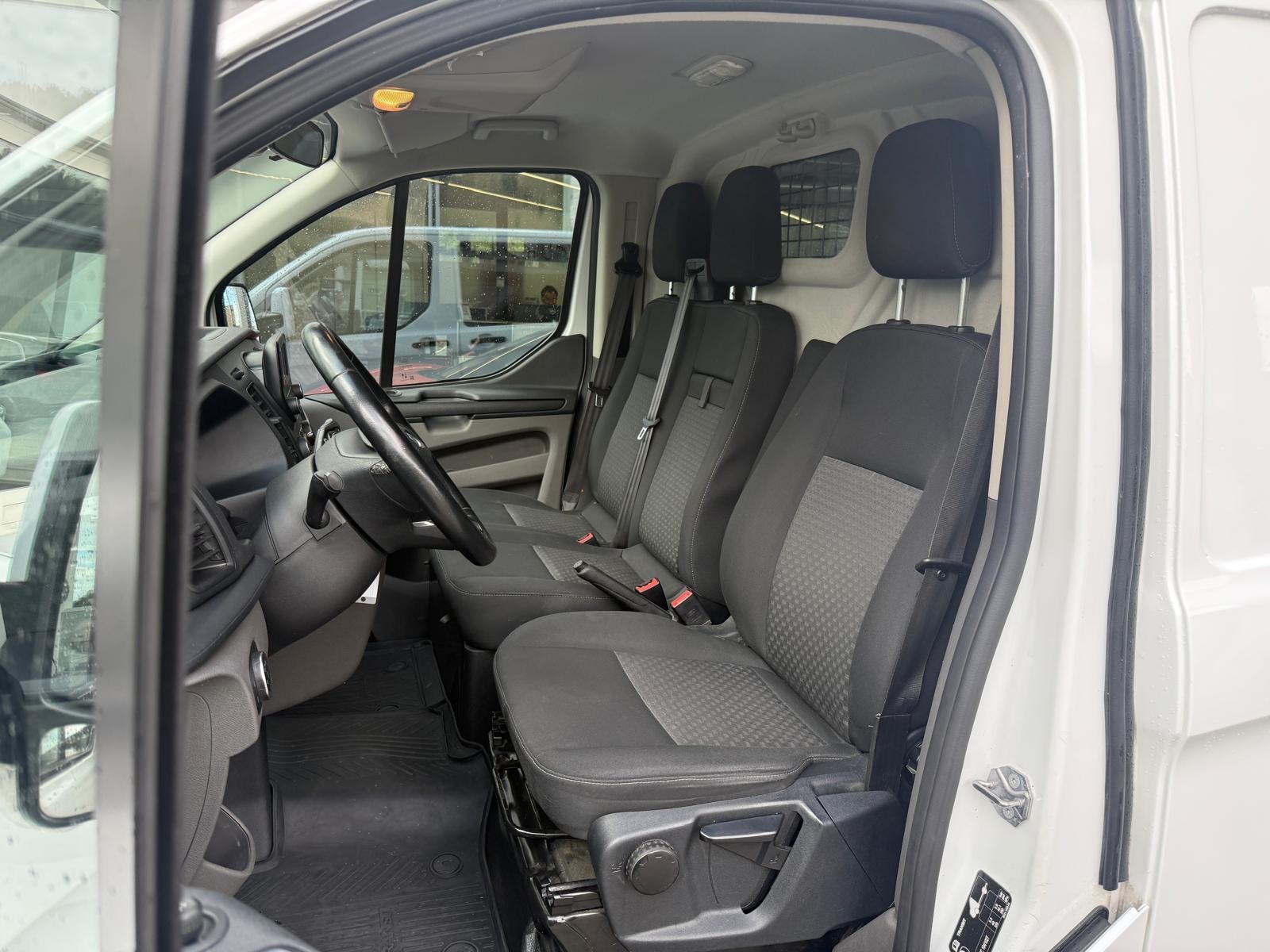 FORD Transit Custom Van 280 L1H1Trend-image-16