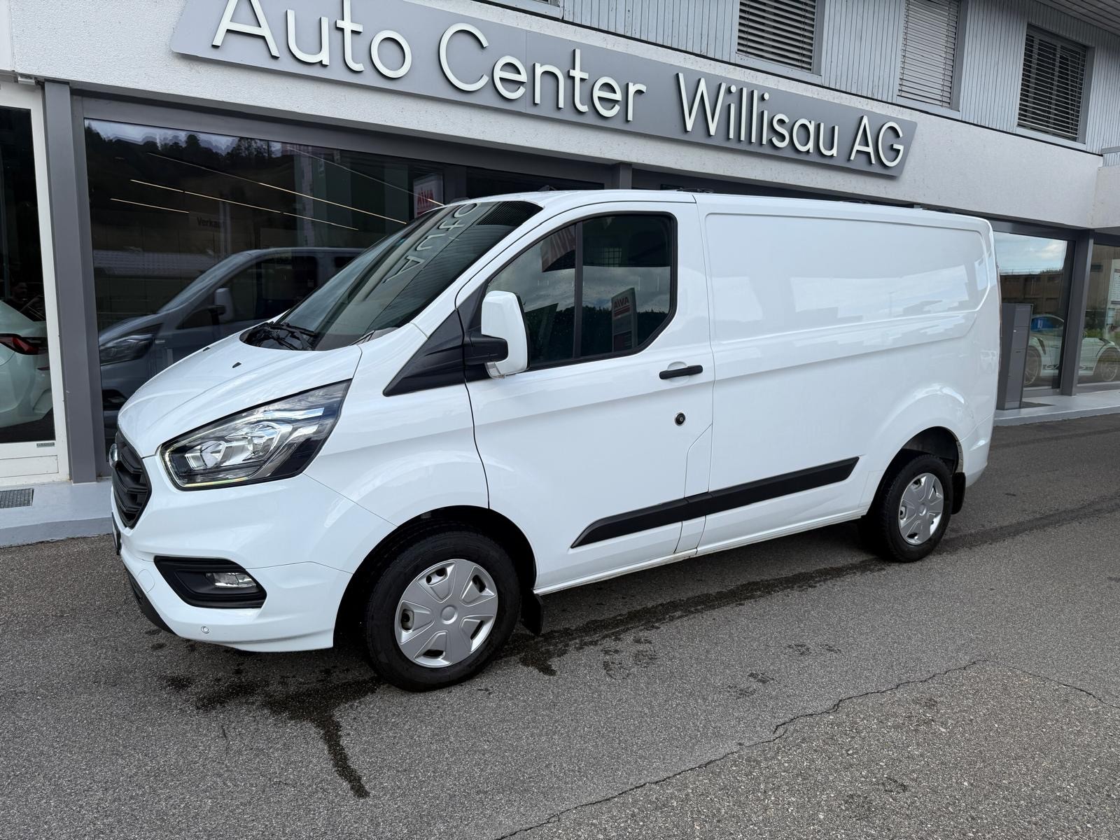 FORD Transit Custom Van 280 L1H1Trend-image-2