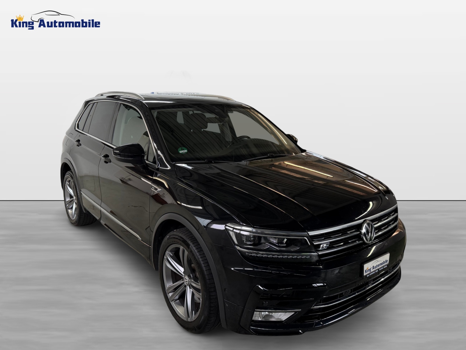VW Tiguan 2.0 TDI SCR Highline 4Motion DSG | R-Line Paket | Frisch MFK | Ab Service | AHK 2.5t.-image-0