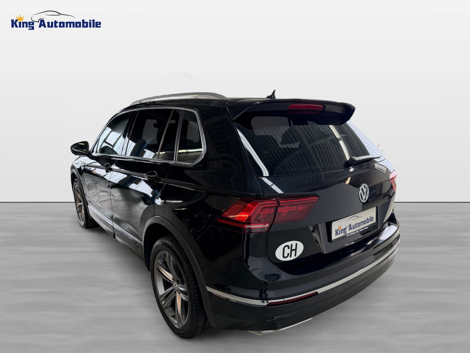 VW Tiguan 2.0 TDI SCR Highline 4Motion DSG | R-Line Paket | Frisch MFK | Ab Service | AHK 2.5t.-image-4