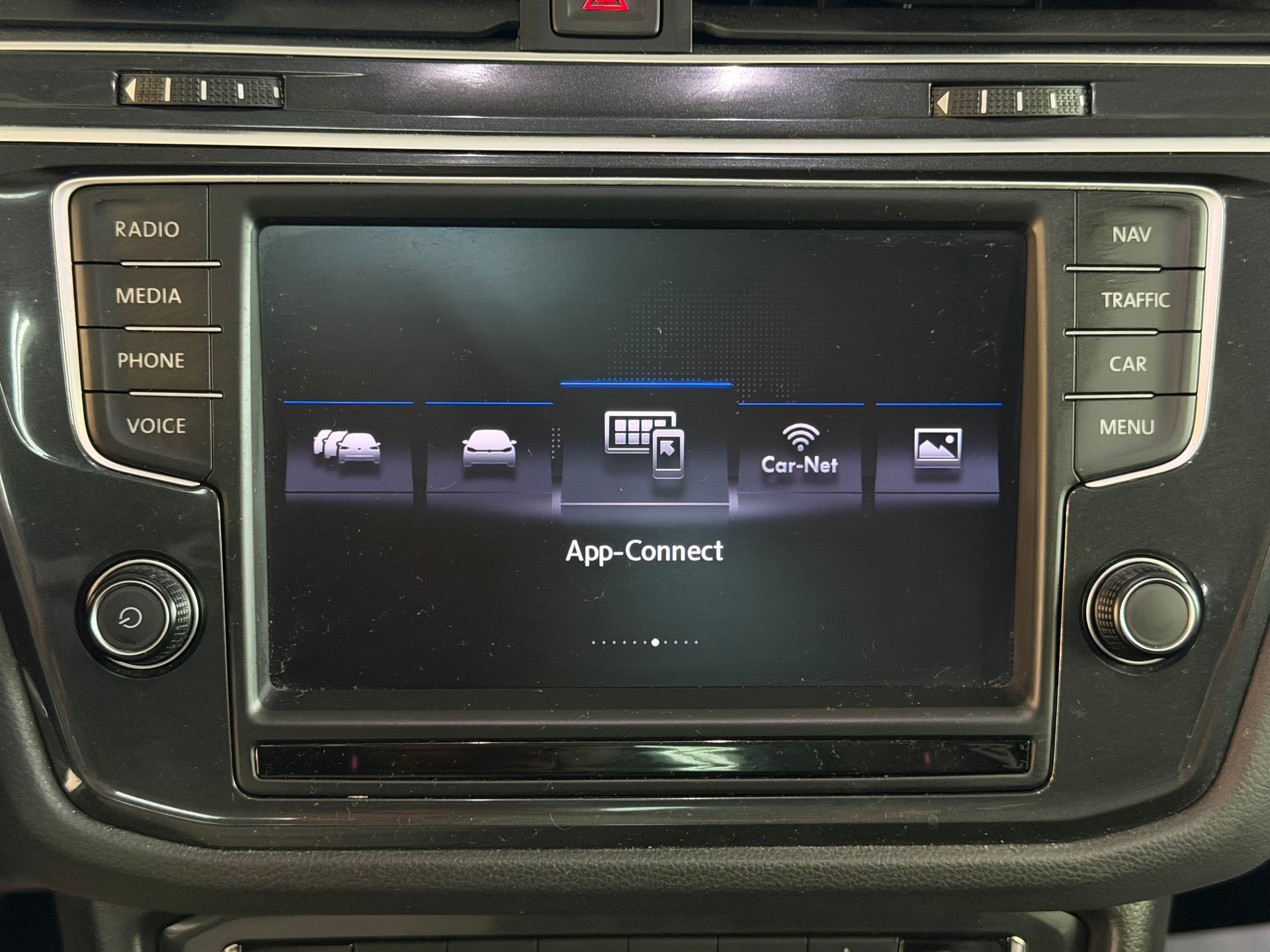 VW Tiguan 2.0 TDI SCR Highline 4Motion DSG | R-Line Paket | Frisch MFK | Ab Service | AHK 2.5t.-image-22