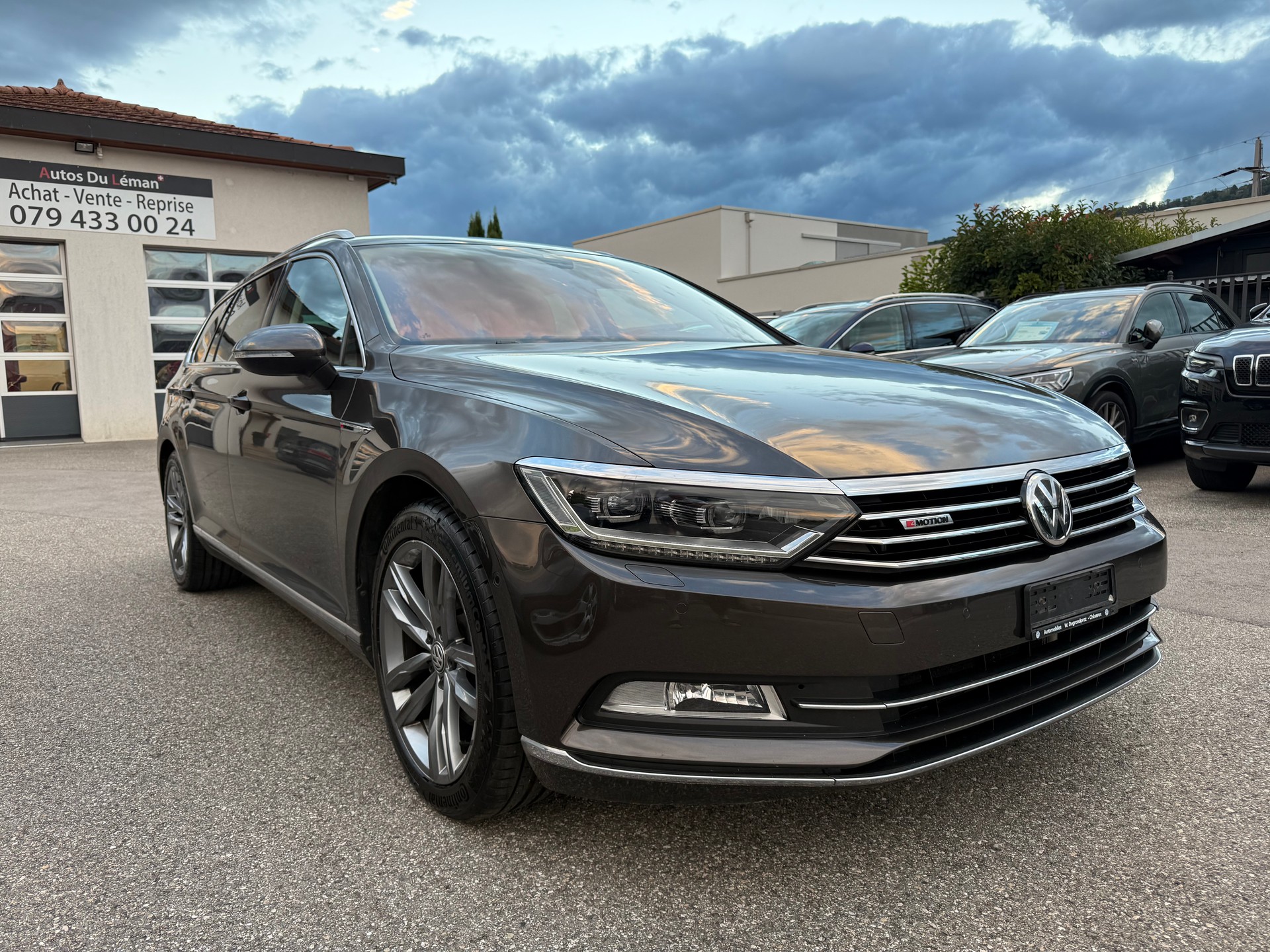 VW Passat Variant 2.0 TDI BMT Highline DSG 4Motion-image-3