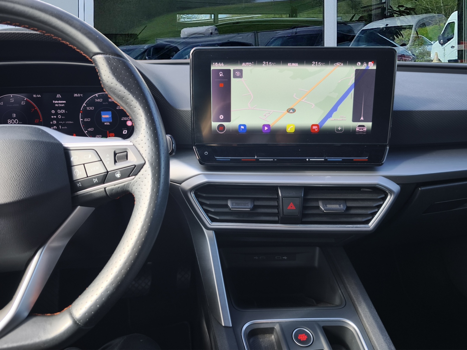 SEAT Leon ST 1.5 eTSI mHEV DSG FR-image-11