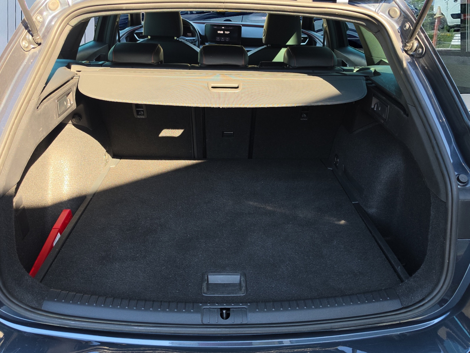SEAT Leon ST 1.5 eTSI mHEV DSG FR-image-15