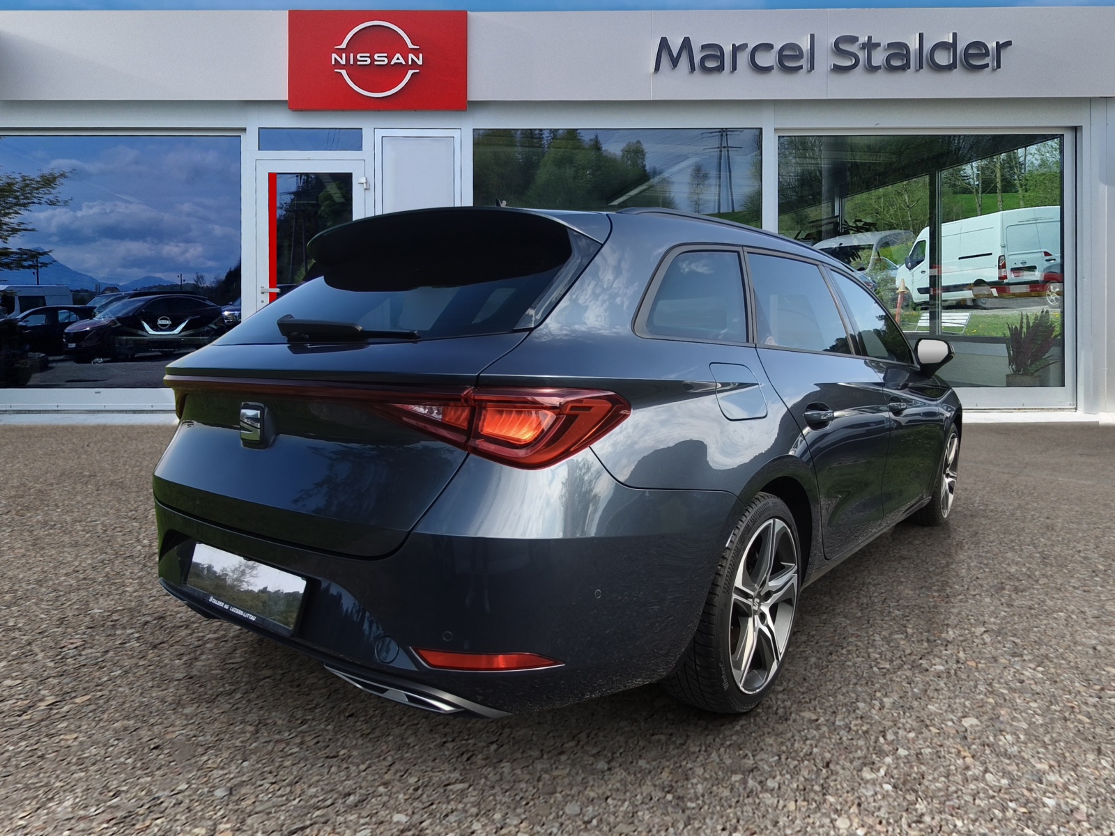 SEAT Leon ST 1.5 eTSI mHEV DSG FR-image-4