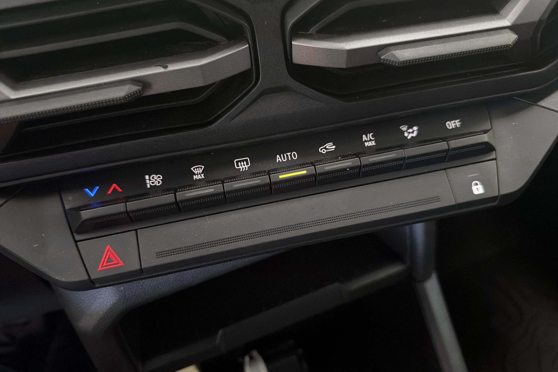 DACIA Duster HEV 140 Extreme-image-13