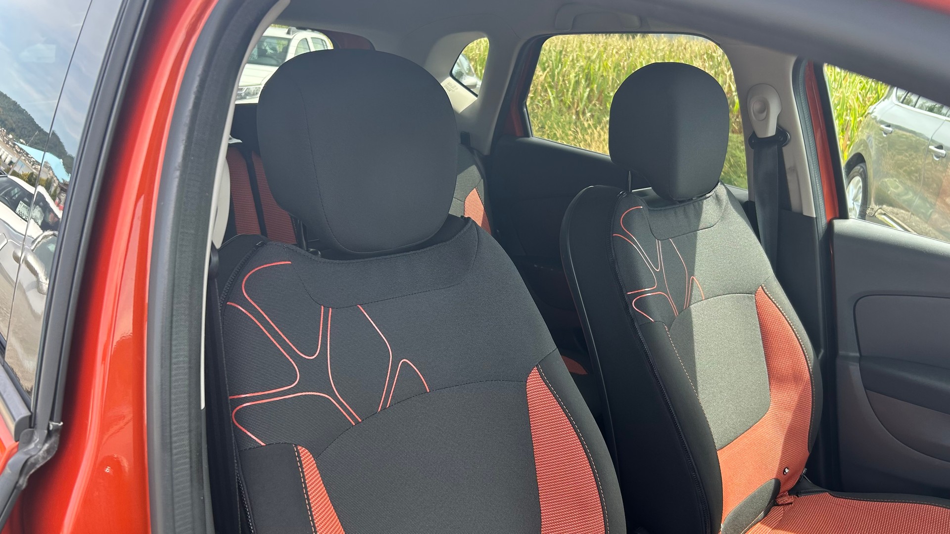 RENAULT Captur 1.2 T 16V Privilège EDC-image-11