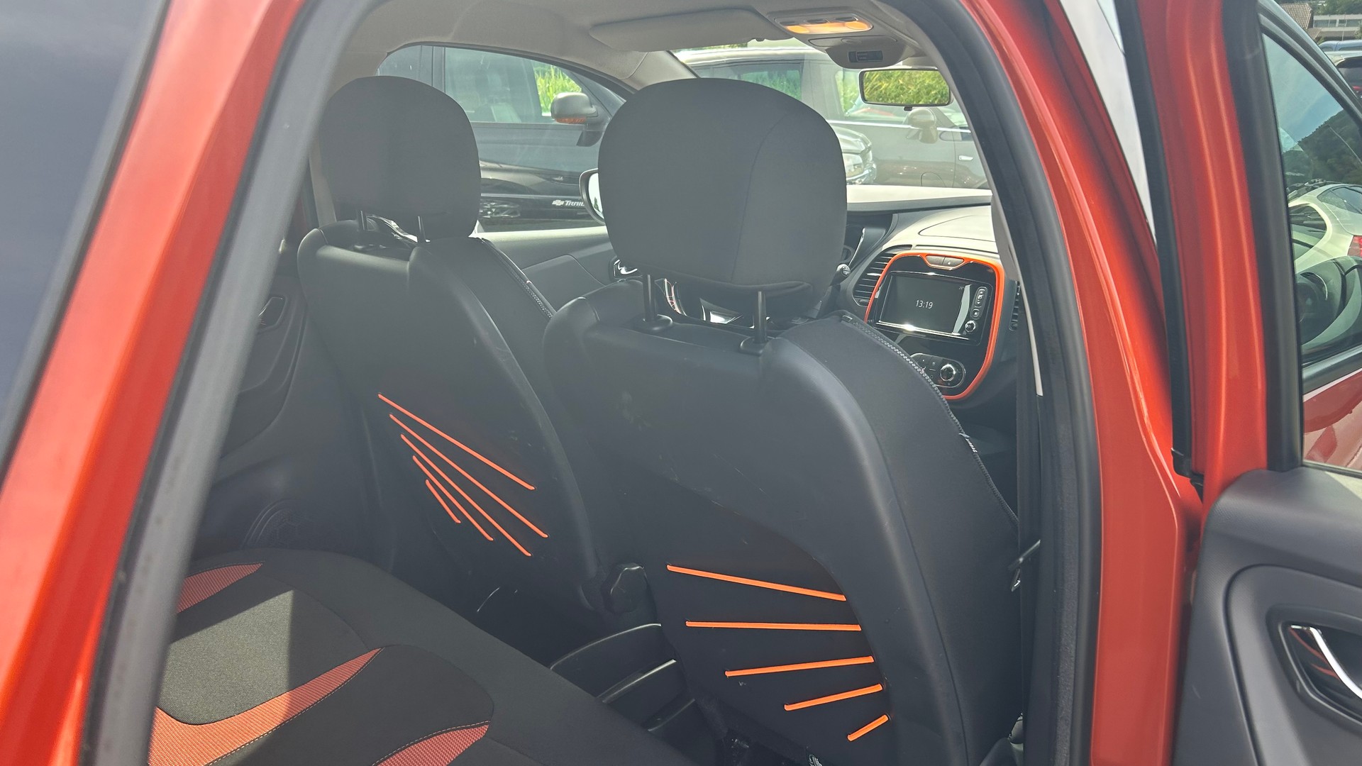 RENAULT Captur 1.2 T 16V Privilège EDC-image-25