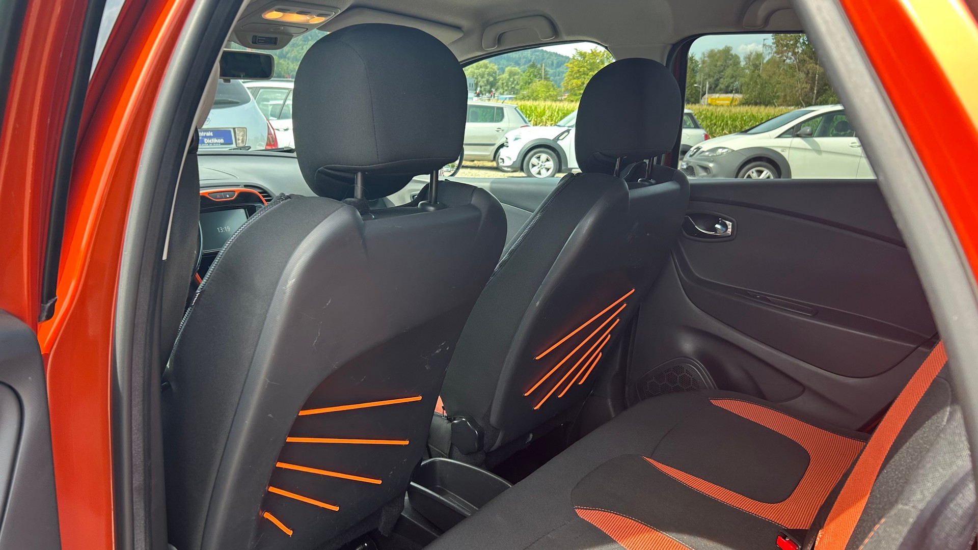 RENAULT Captur 1.2 T 16V Privilège EDC-image-24