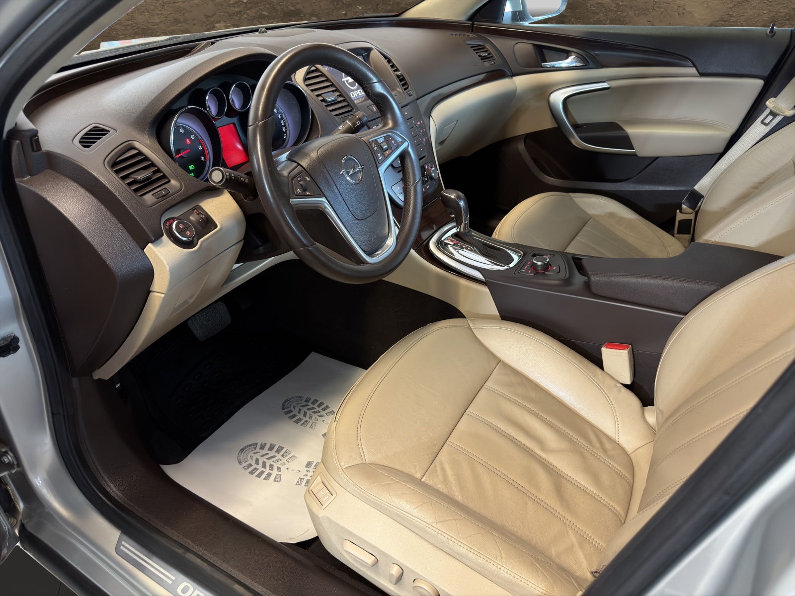 OPEL Insignia 2.0 Turbo Edition 4WD Automatic-image-7