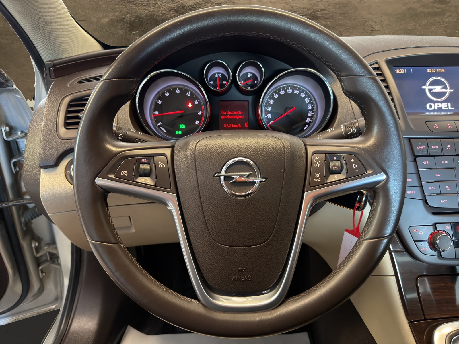 OPEL Insignia 2.0 Turbo Edition 4WD Automatic-image-8