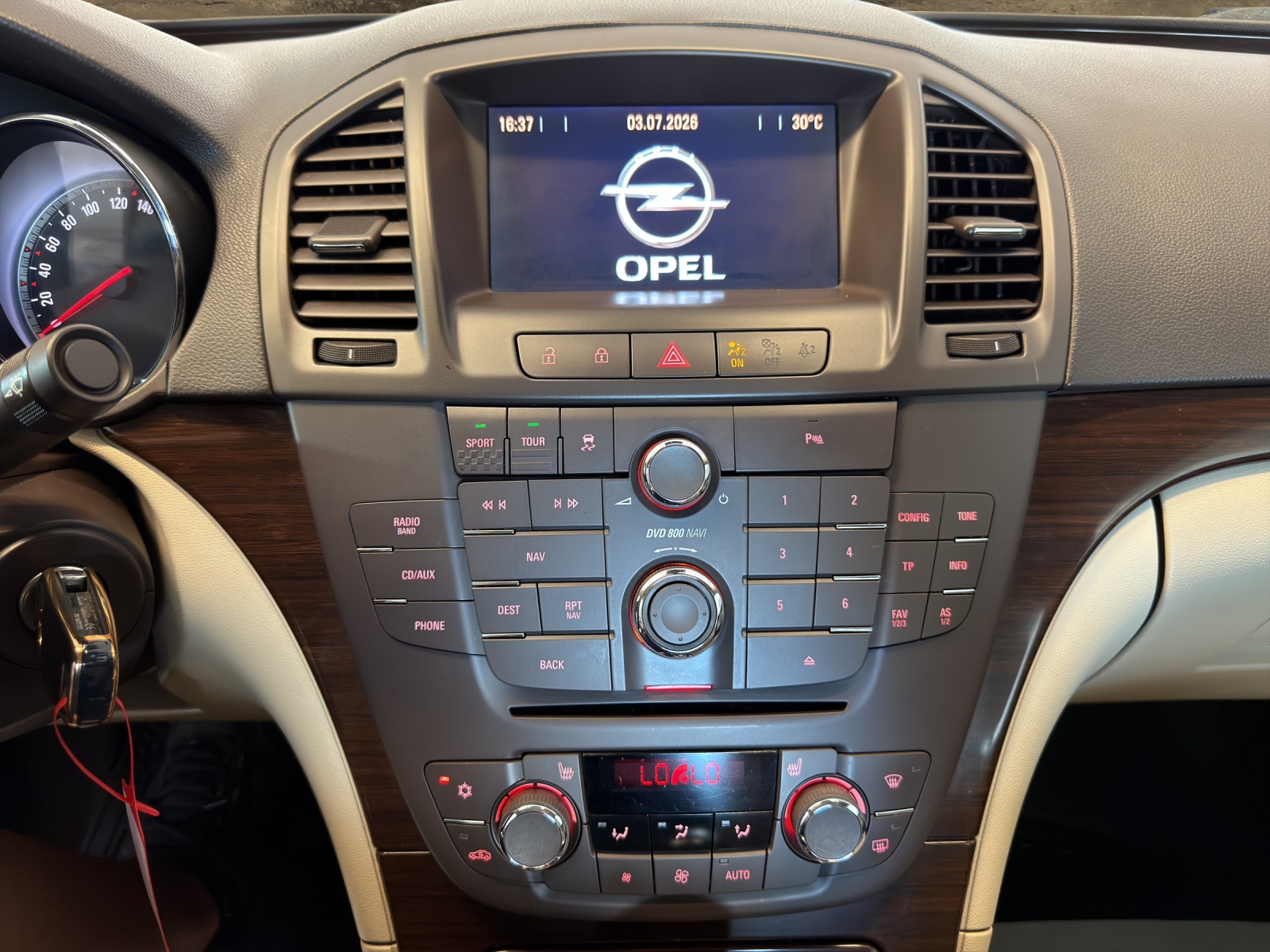 OPEL Insignia 2.0 Turbo Edition 4WD Automatic-image-9