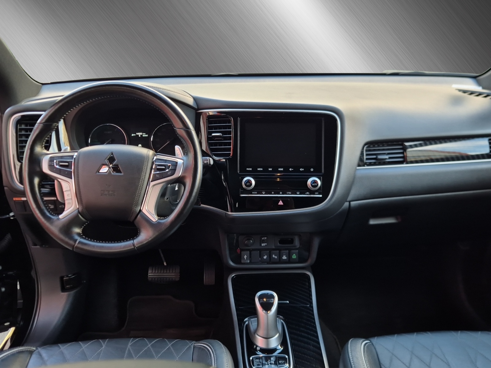 MITSUBISHI Outlander 2.4 PHEV Diamond-image-11