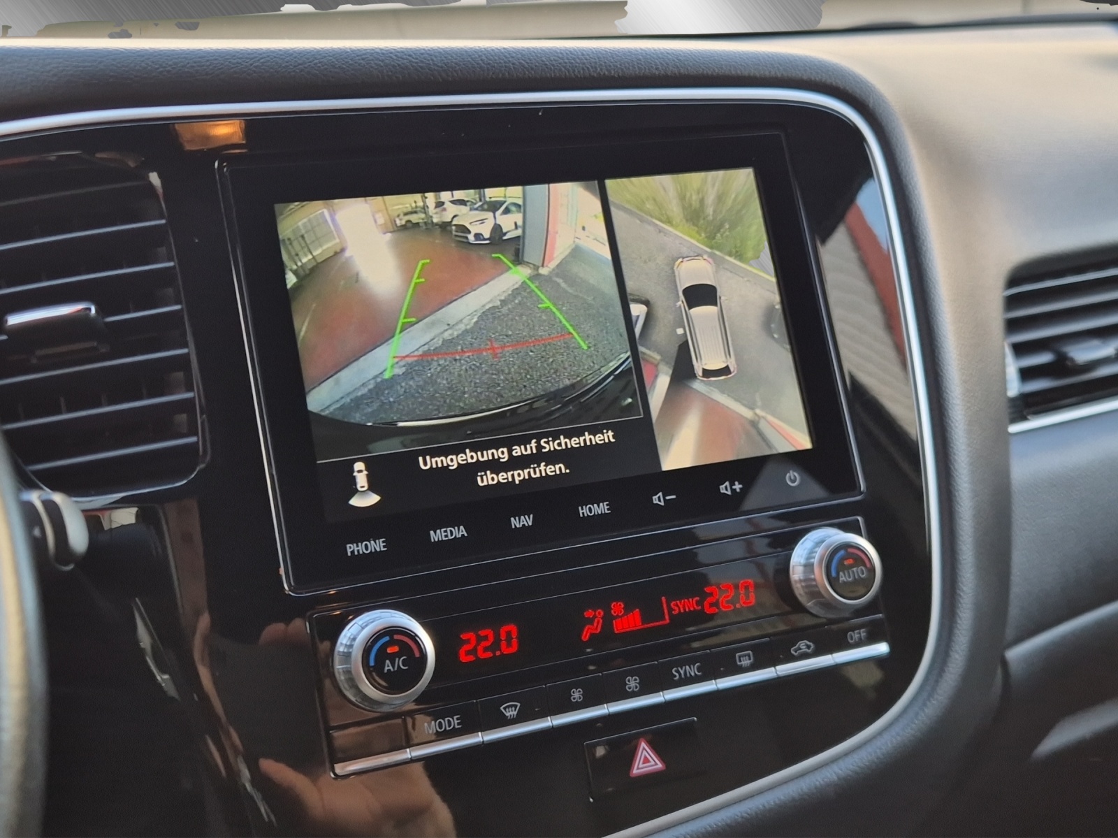 MITSUBISHI Outlander 2.4 PHEV Diamond-image-13