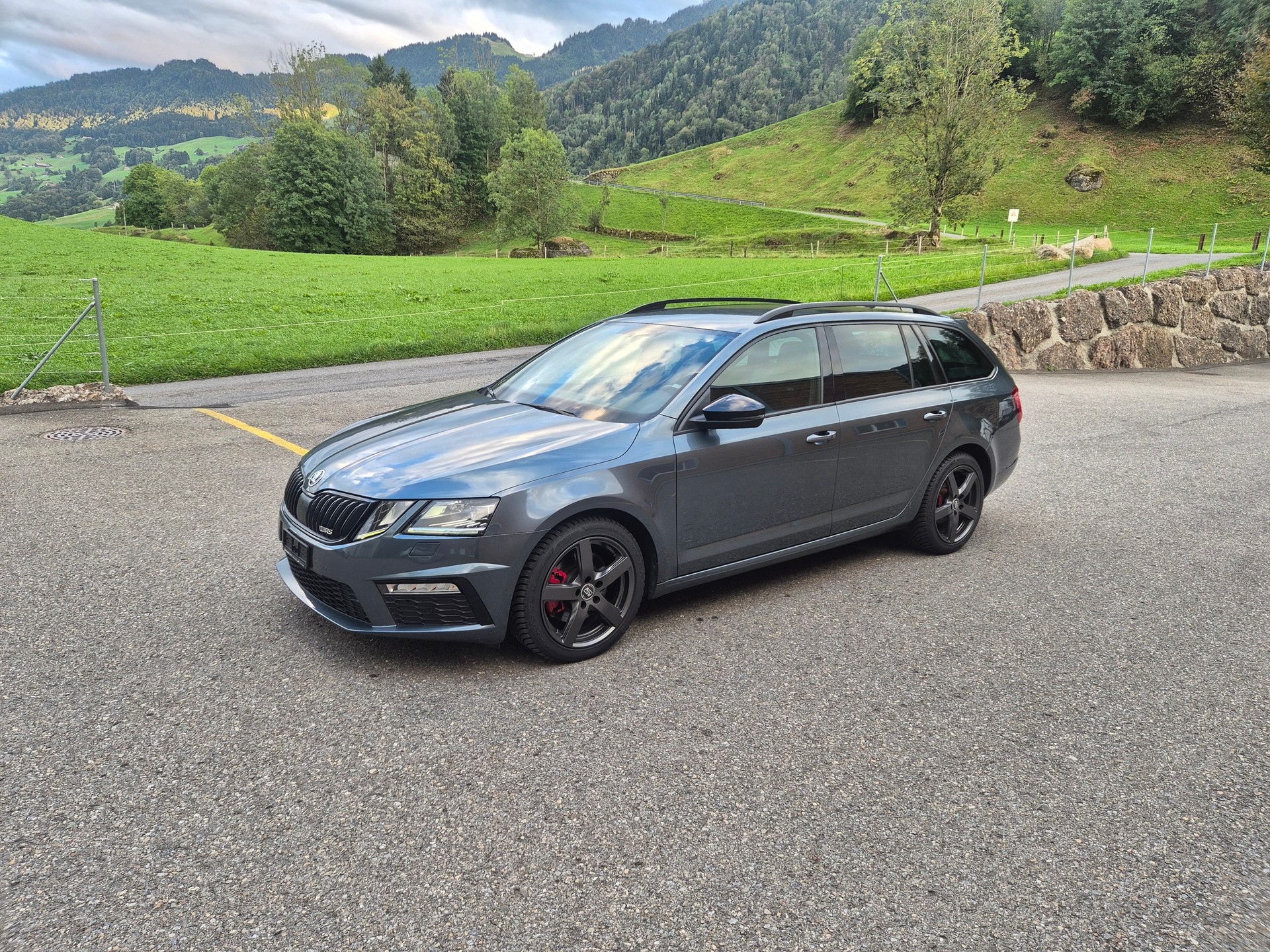 SKODA Octavia Combi 2.0 TDI RS 4x4 DSG-image-1