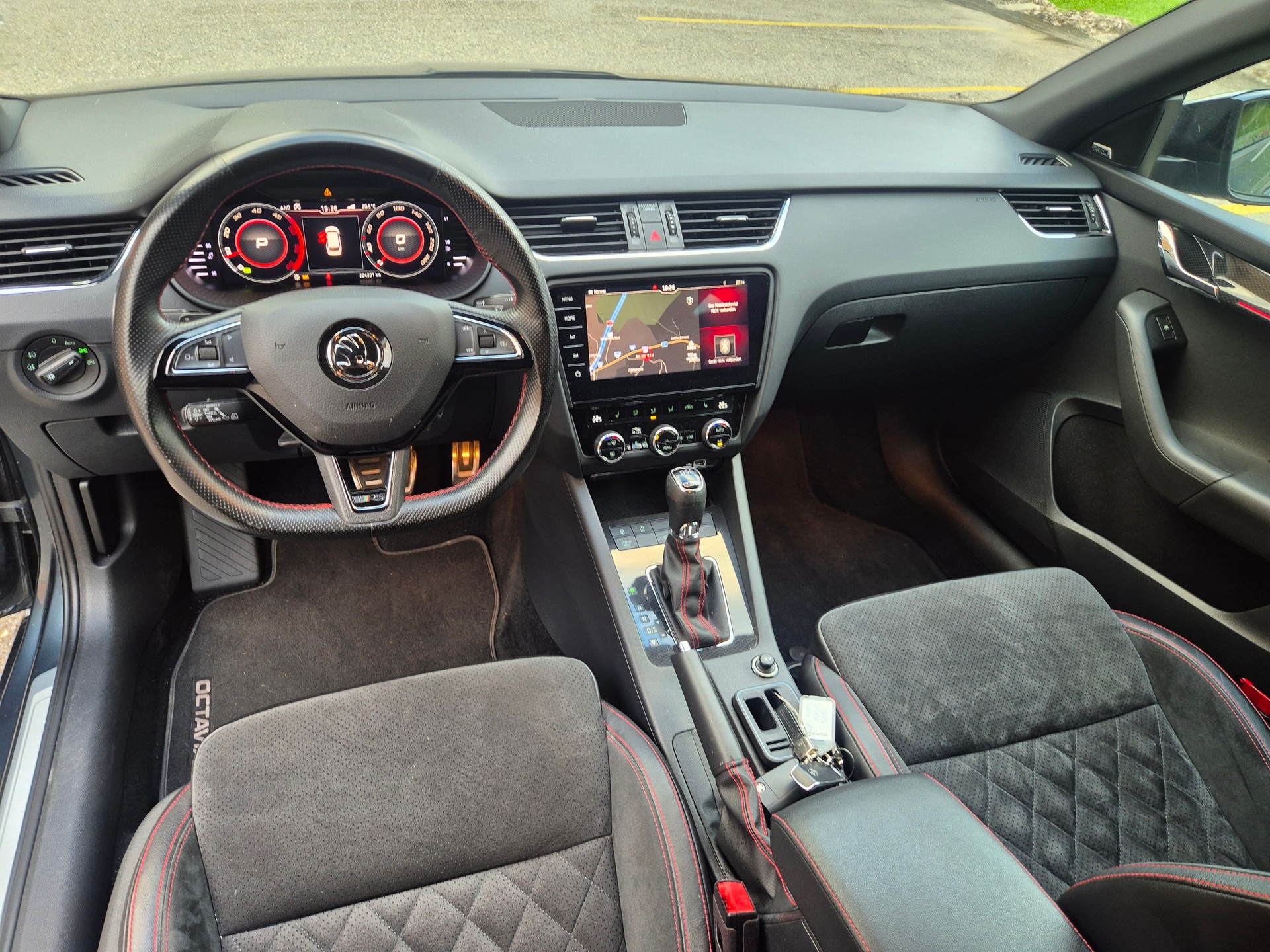 SKODA Octavia Combi 2.0 TDI RS 4x4 DSG-image-6