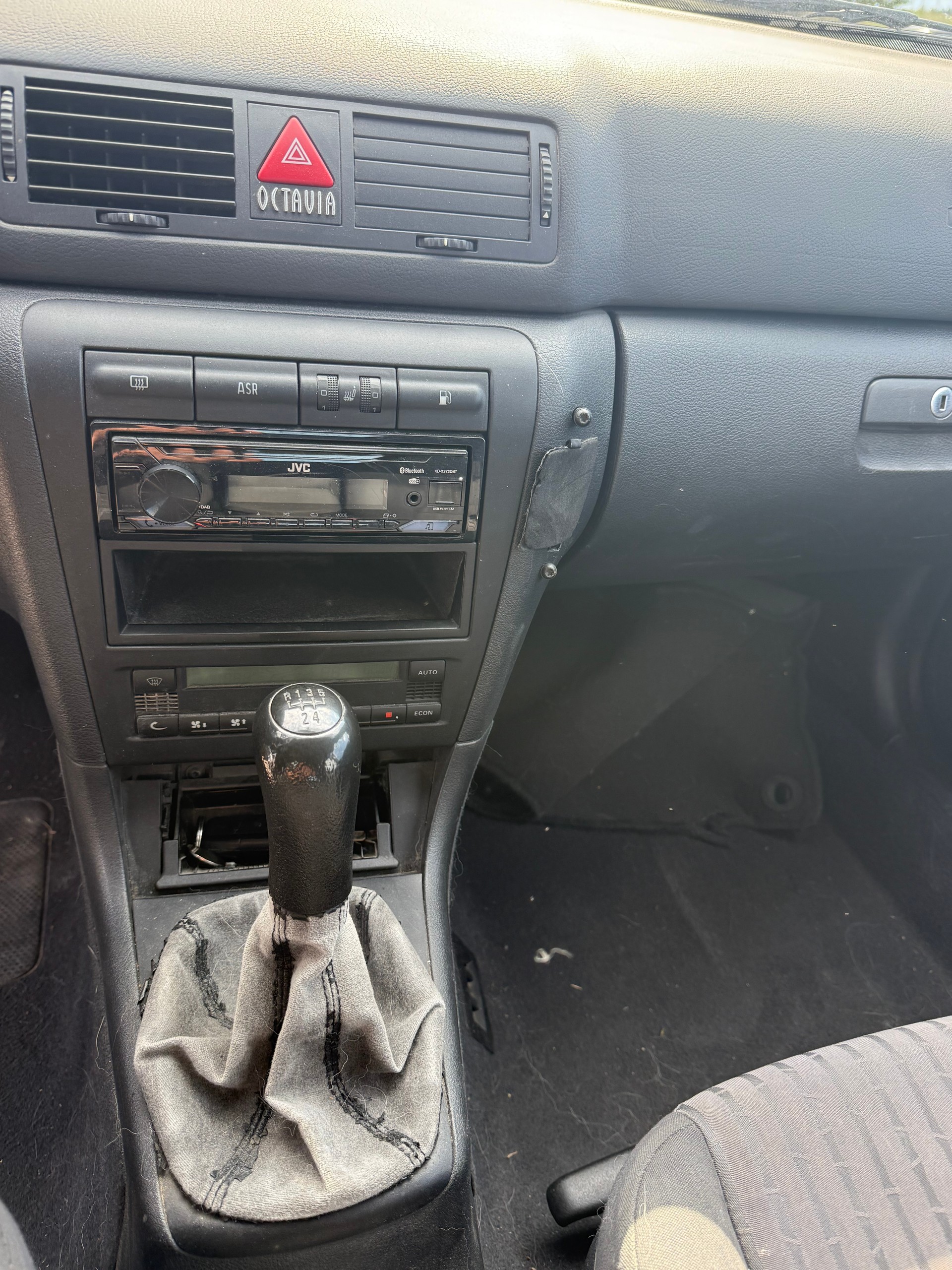 SKODA Octavia 2.0 Ambiente-image-6