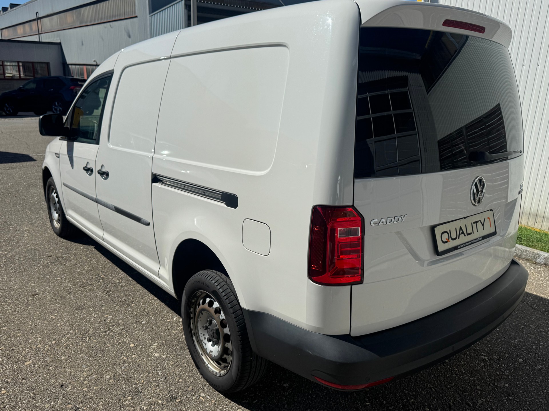 VW Caddy Maxi 2.0TDI 4Motion BlueMotion Technology-image-5