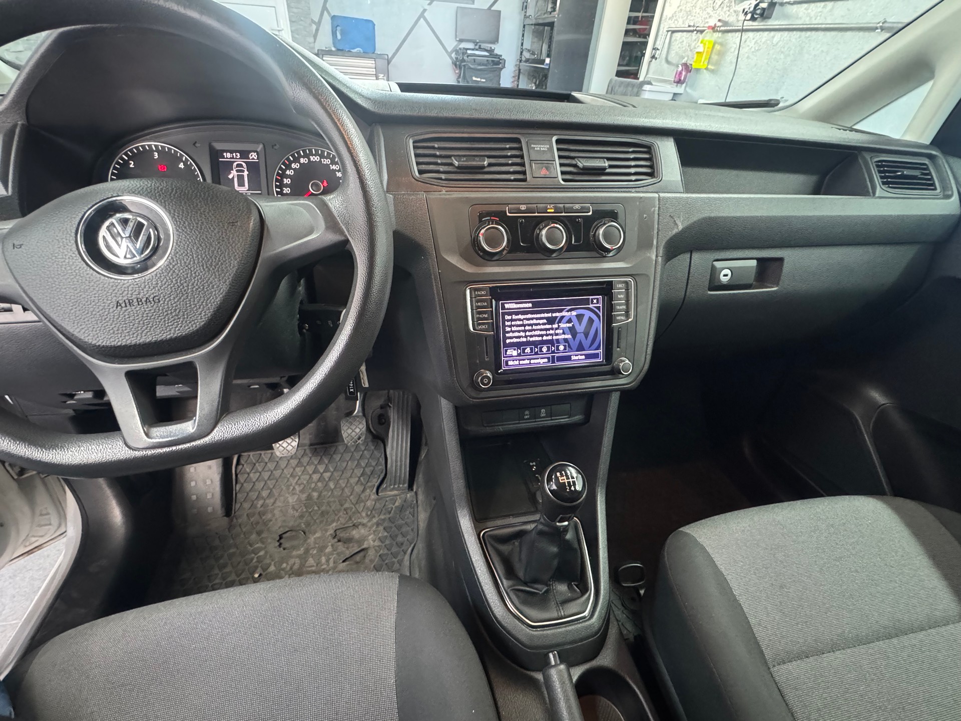 VW Caddy Maxi 2.0TDI 4Motion BlueMotion Technology-image-7