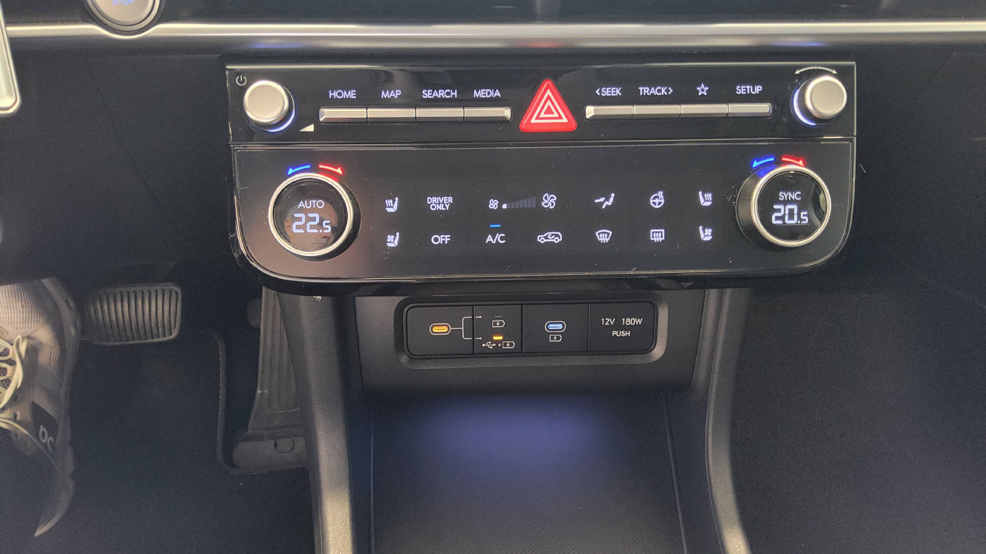 HYUNDAI Tucson 1.6 T-GDi HEV Vertex Swiss Edition 4WD-image-18