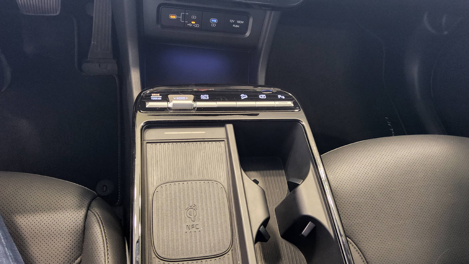 HYUNDAI Tucson 1.6 T-GDi HEV Vertex Swiss Edition 4WD-image-17