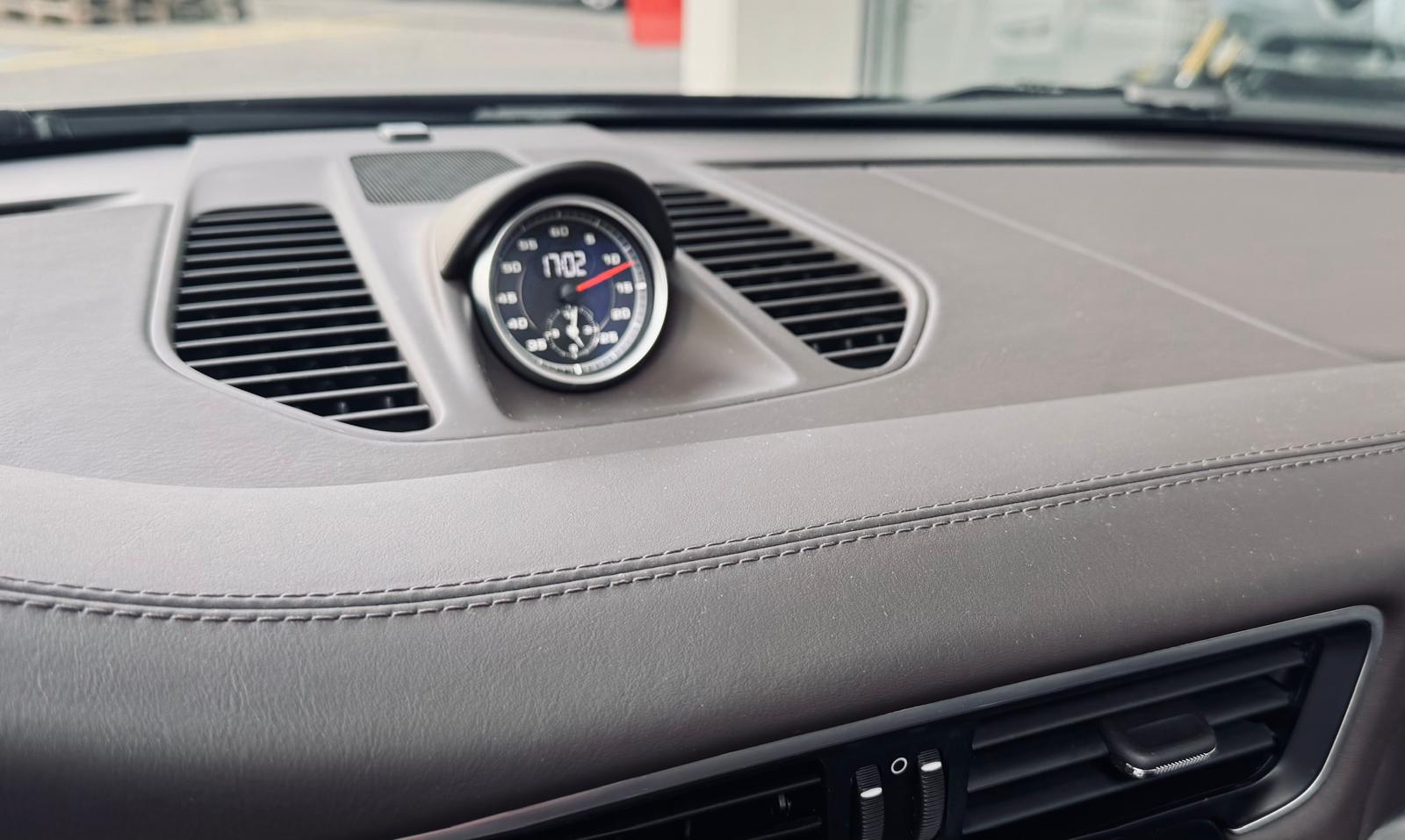 PORSCHE 911 Targa 4S PDK-image-14