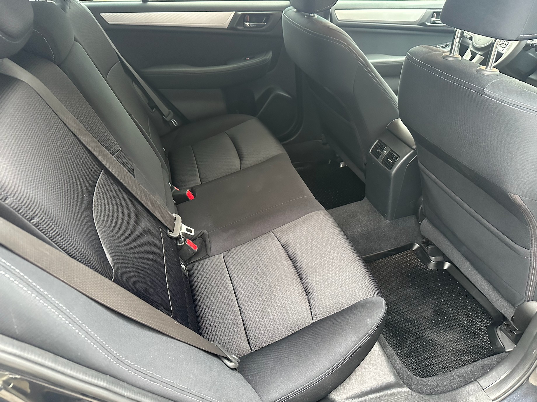 SUBARU Outback 2.0D Swiss AWD Lineartronic-image-14