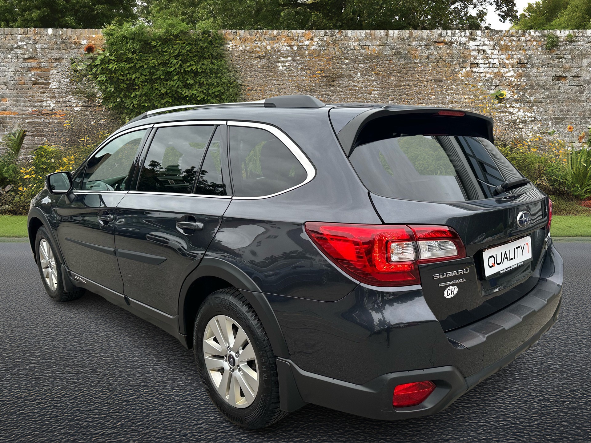 SUBARU Outback 2.0D Swiss AWD Lineartronic-image-2