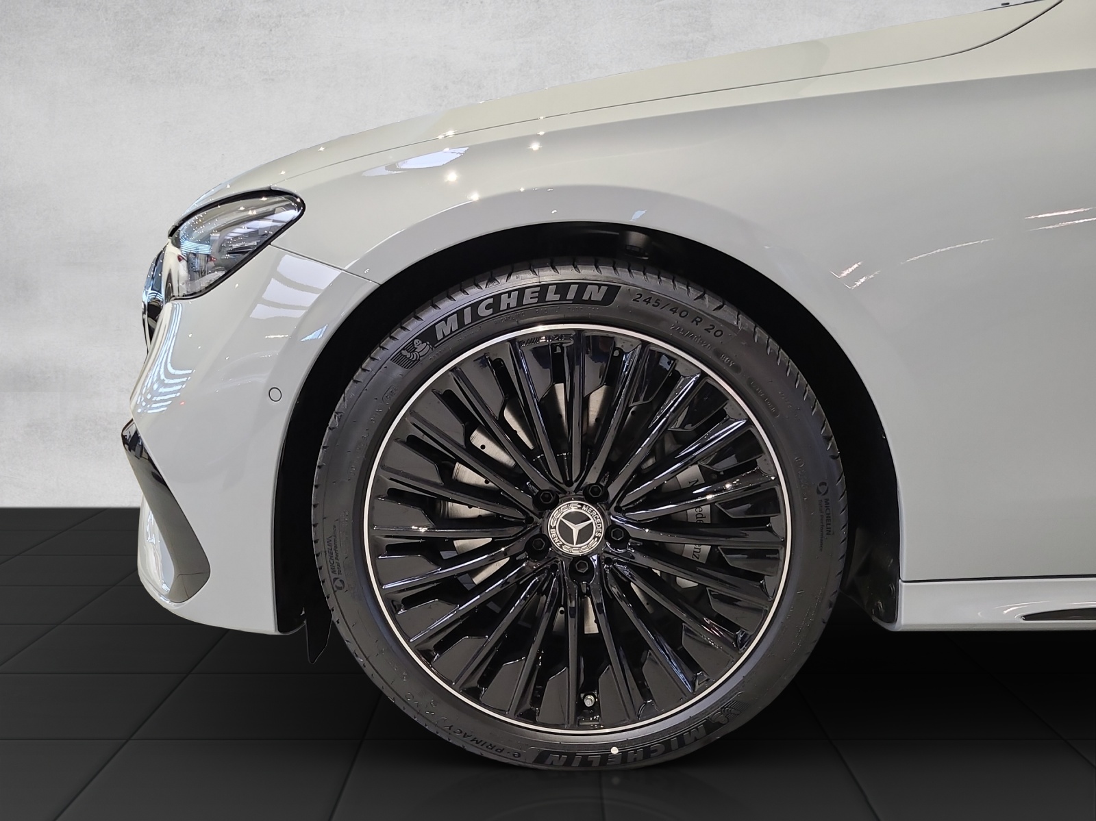 MERCEDES-BENZ E 450 d AMG Line 4matic T-showroom-element-1