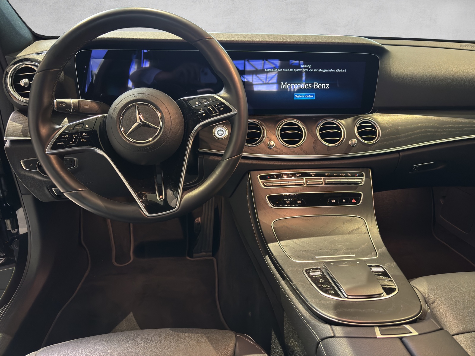 MERCEDES-BENZ E 220 d AMG Line 4M-image-13