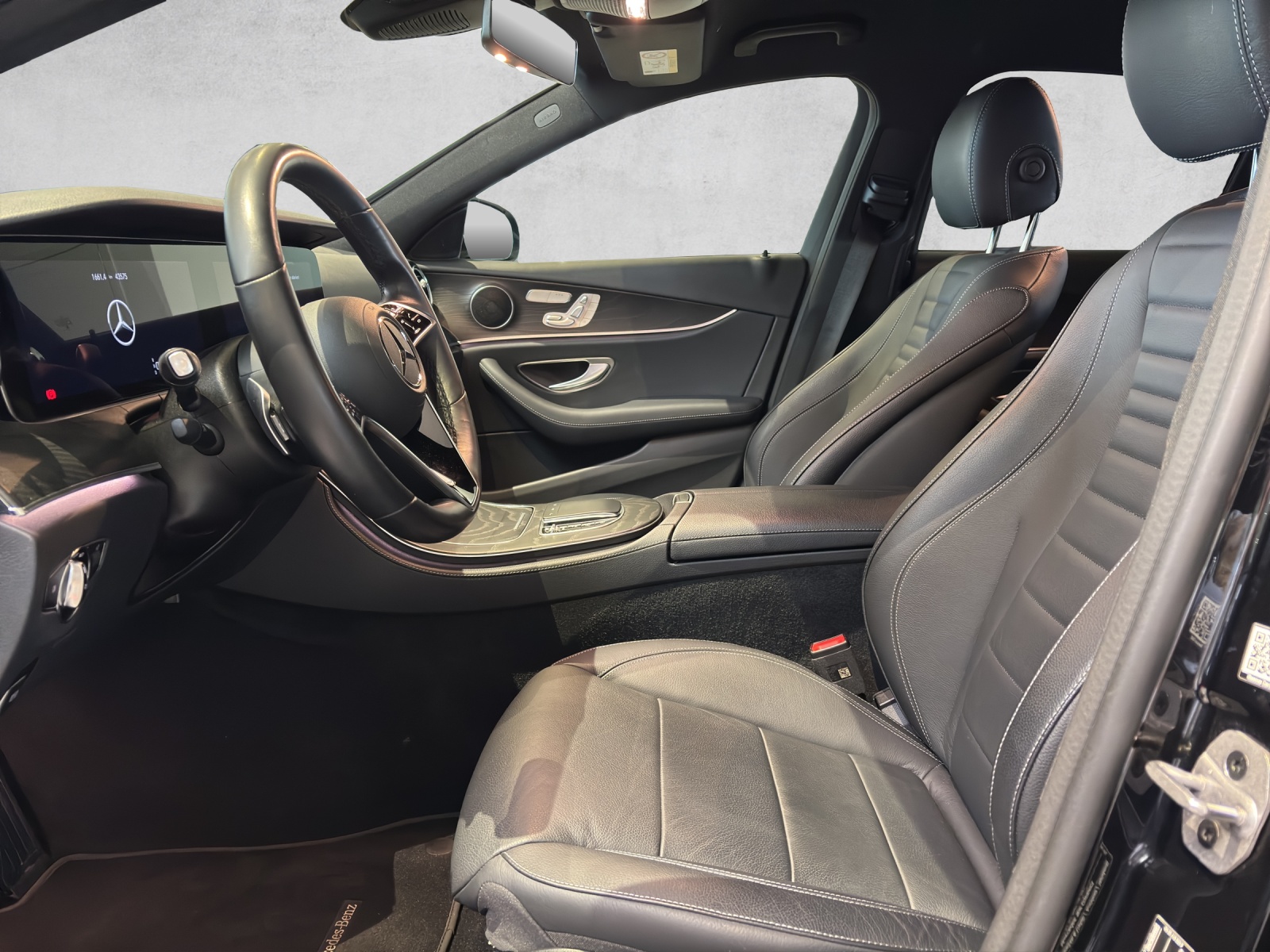 MERCEDES-BENZ E 220 d AMG Line 4M-image-11