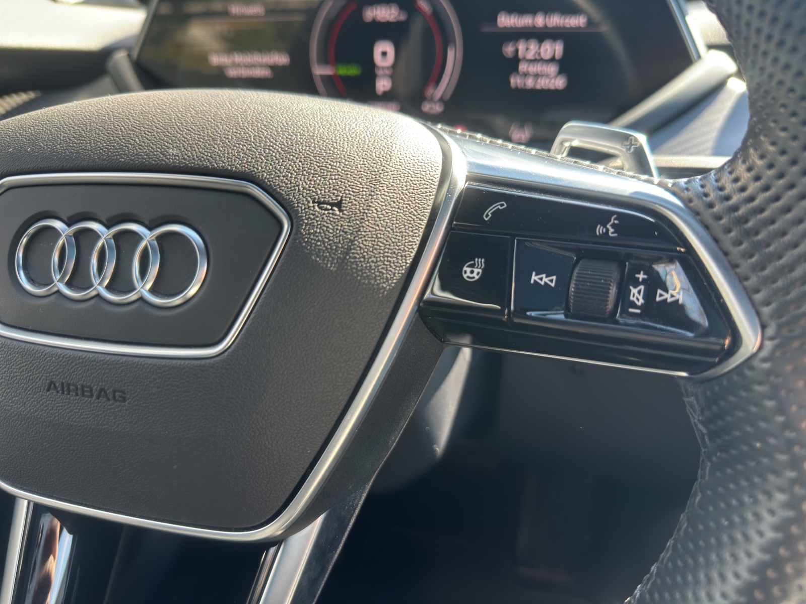 AUDI e-tron GT quattro-image-14