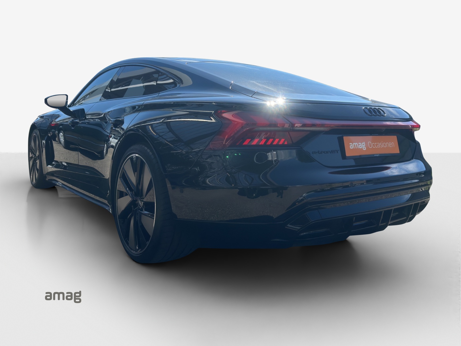 AUDI e-tron GT quattro-image-2