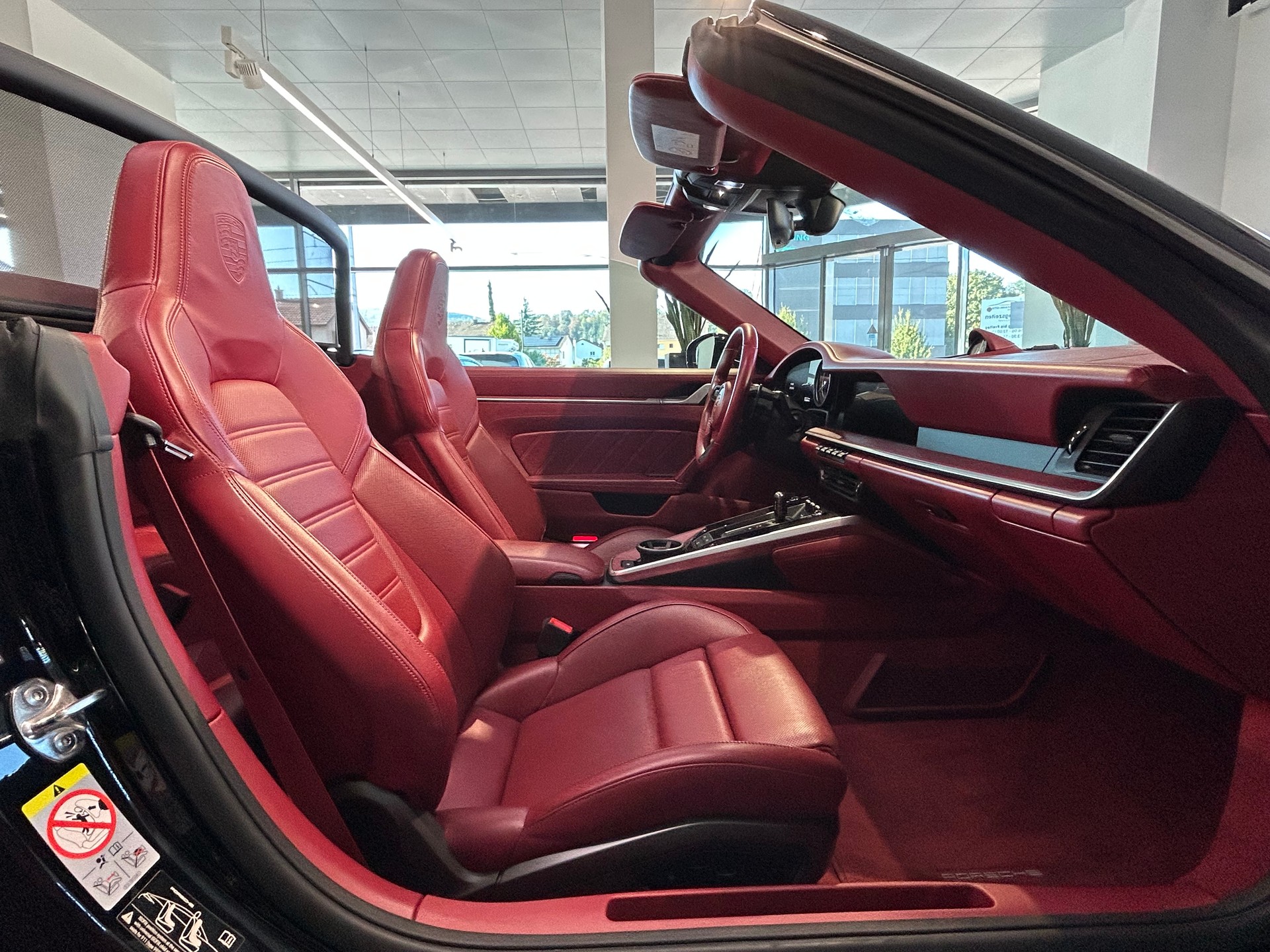 PORSCHE 911 Turbo S Cabriolet PDK-image-11
