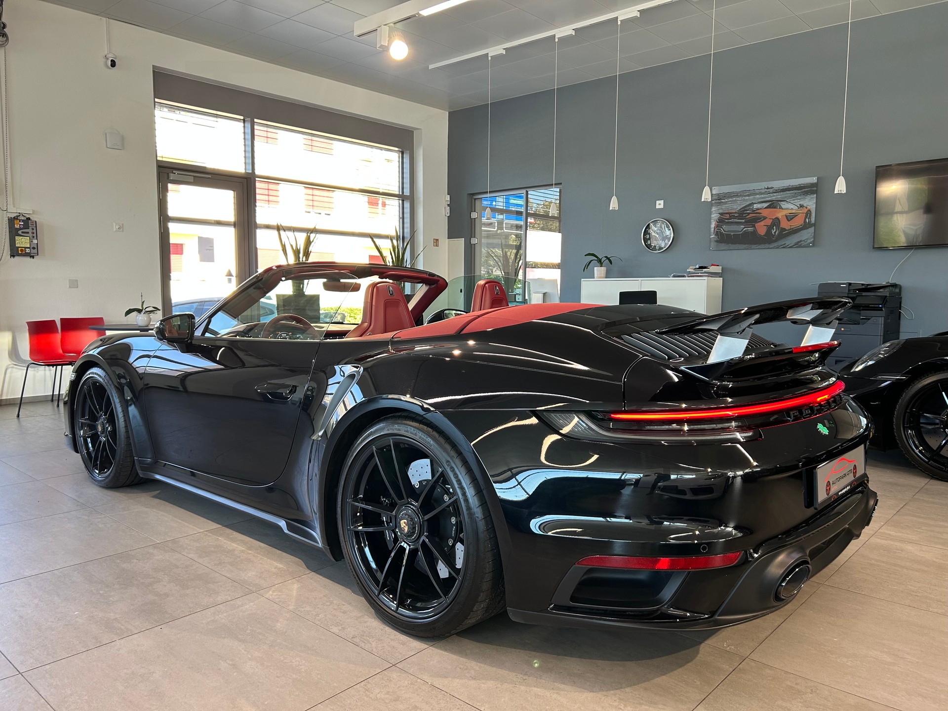 PORSCHE 911 Turbo S Cabriolet PDK-image-6