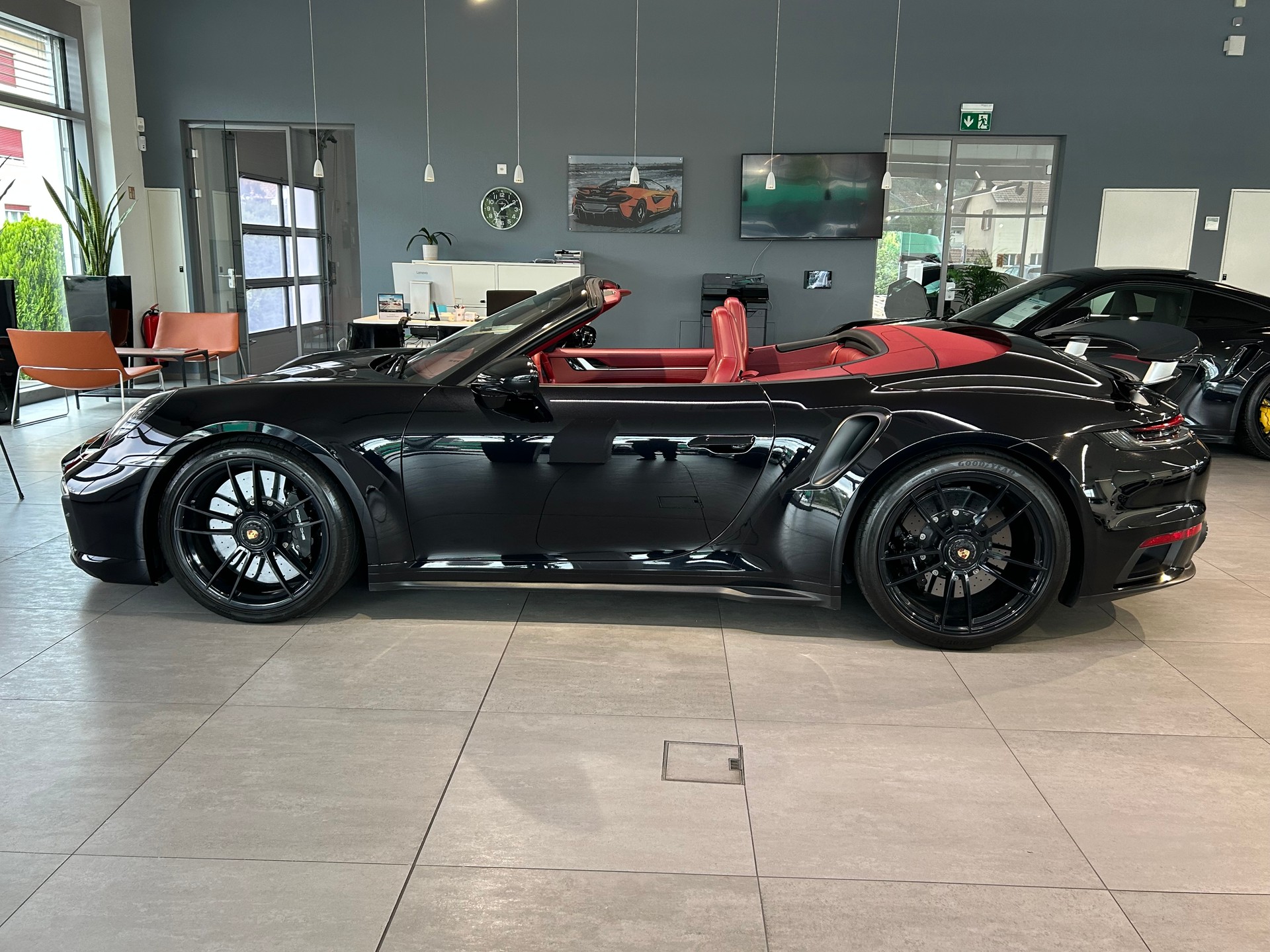 PORSCHE 911 Turbo S Cabriolet PDK-image-5