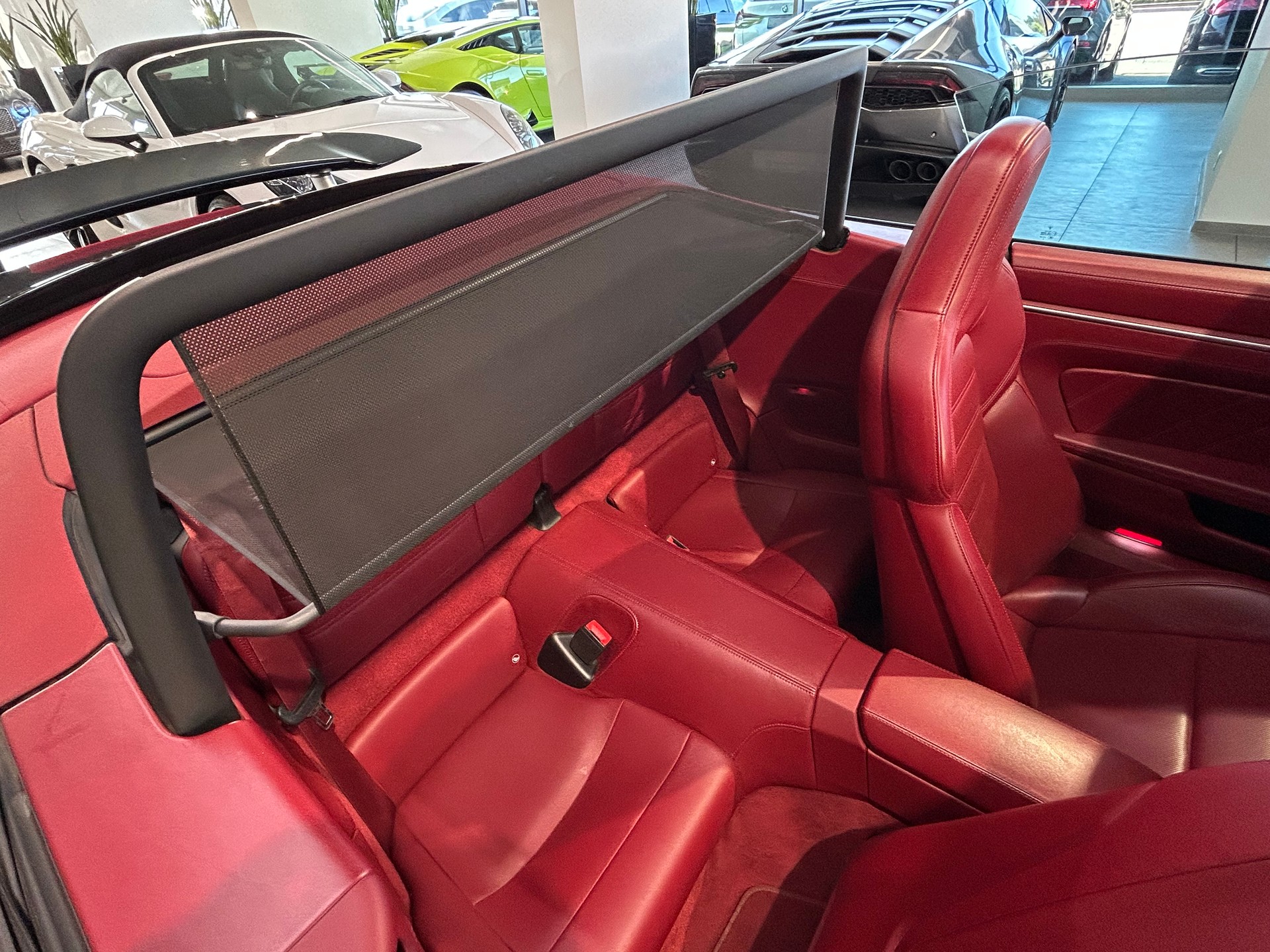 PORSCHE 911 Turbo S Cabriolet PDK-image-15