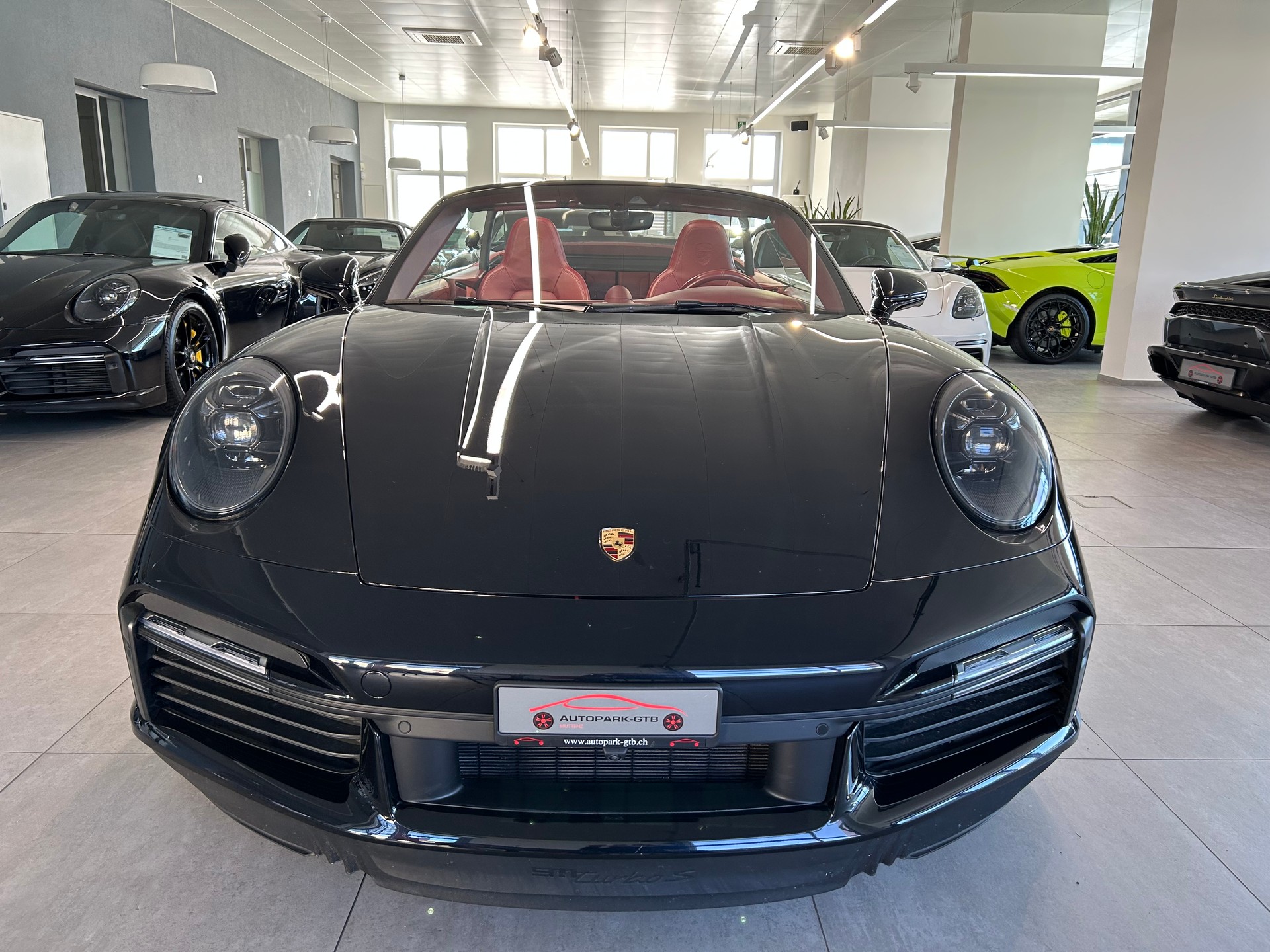 PORSCHE 911 Turbo S Cabriolet PDK-image-2