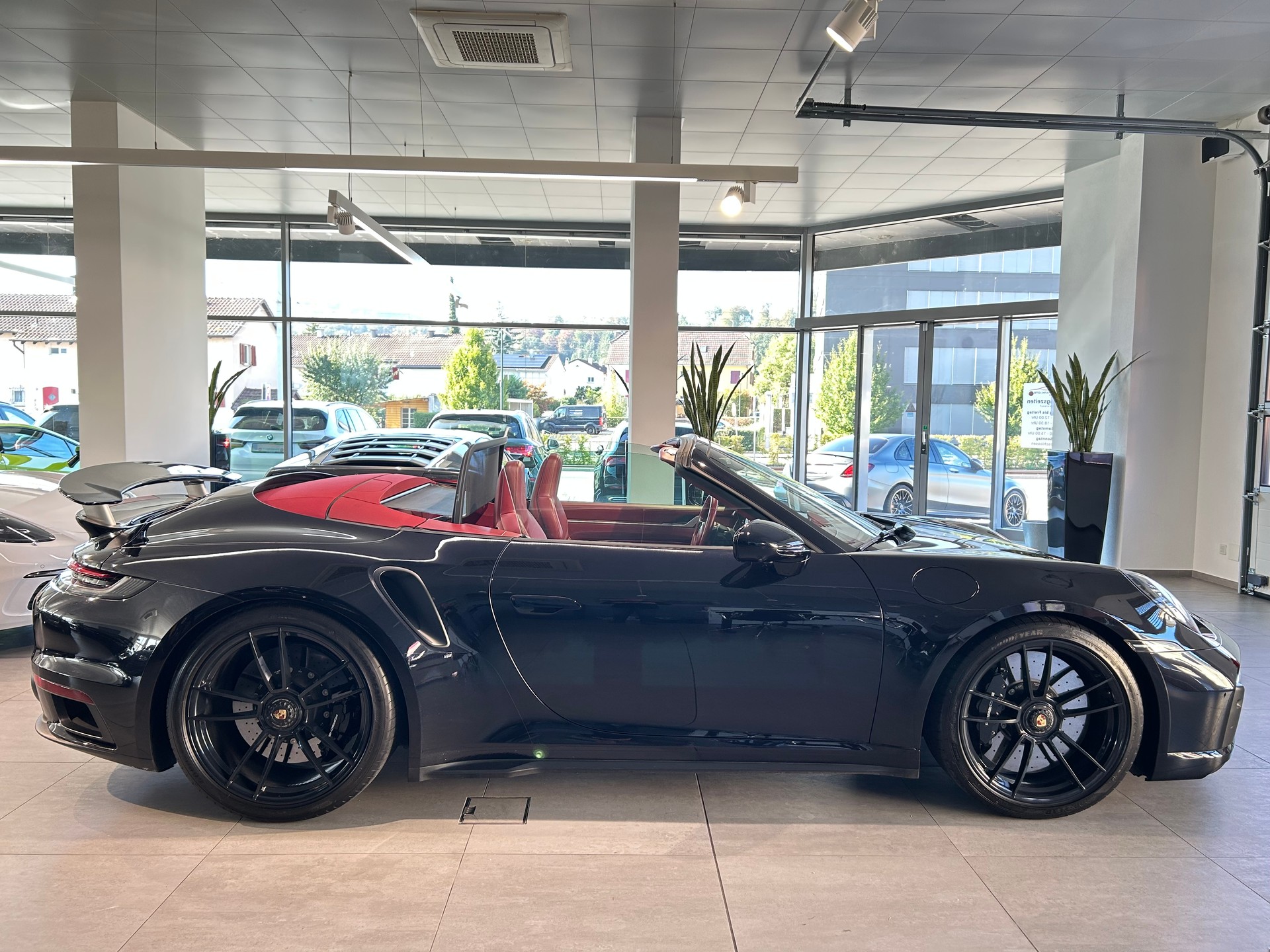 PORSCHE 911 Turbo S Cabriolet PDK-image-5