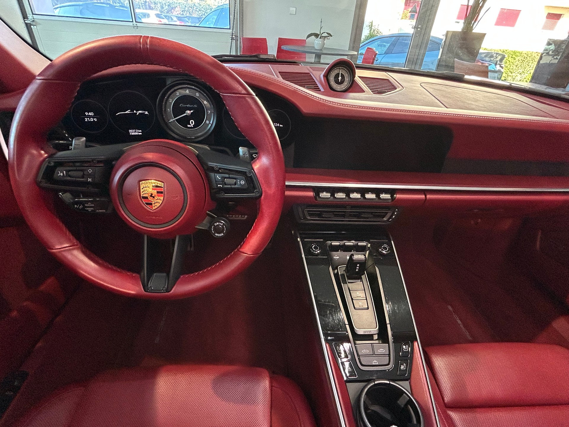 PORSCHE 911 Turbo S Cabriolet PDK-image-14