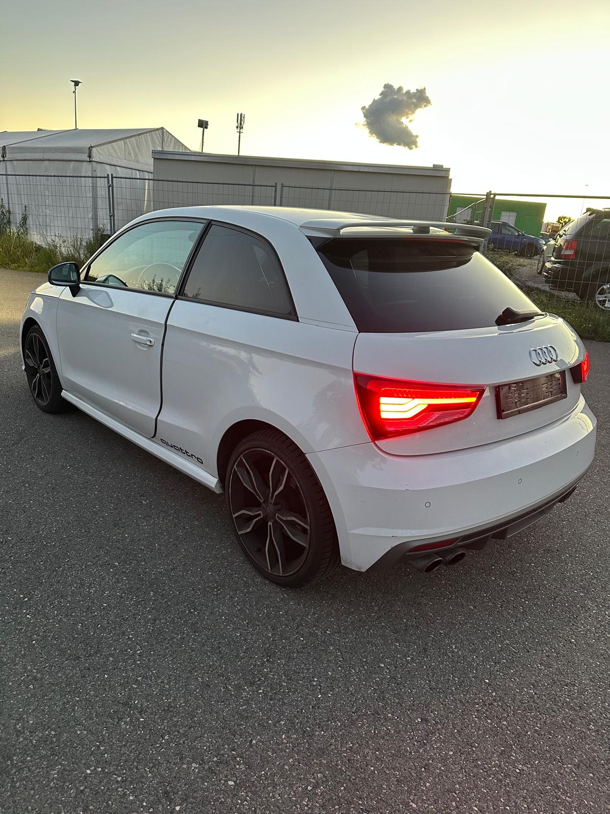 AUDI S1 2.0 TFSI quattro-image-6