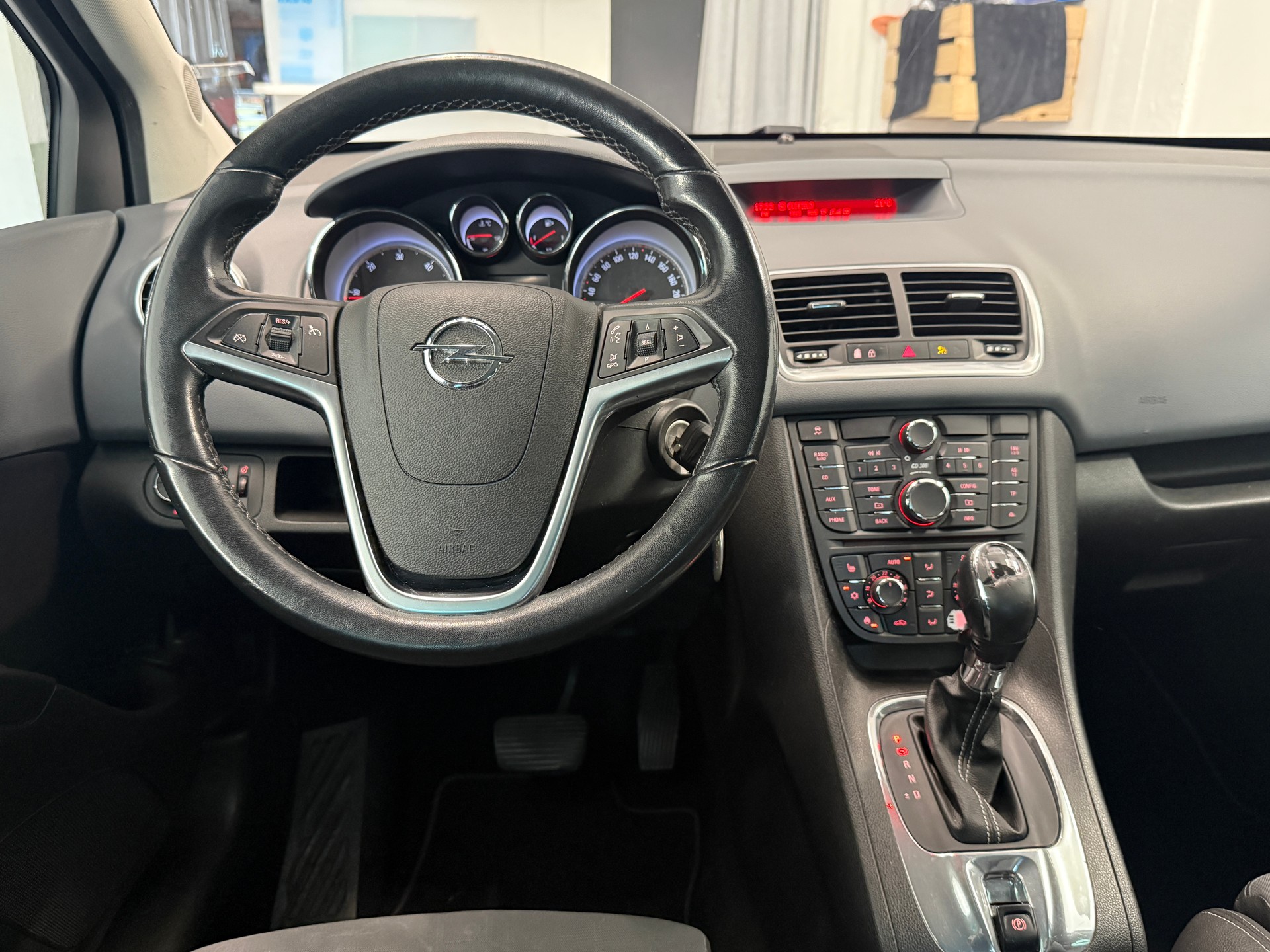 OPEL Meriva 1.7 CDTi Cosmo Automatic Sitzheizung / Lenkradheizung / 8 fach Bereift-image-13